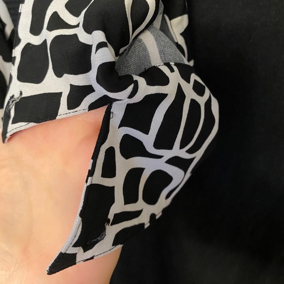 Black and white patterned Calvin Klein dress - Picture 5 of 5